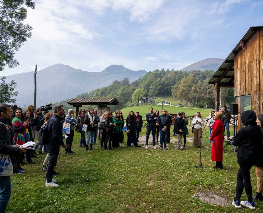 Giulia Cenci, le masche, 2024, Veduta dell'installazione) | Ph. credit Giorgio Perottino - 2 ottobre, 2024